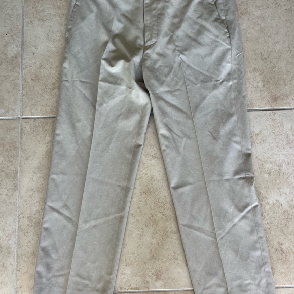 Haggar Men's Classic Slim Dress Pants - Light Gray